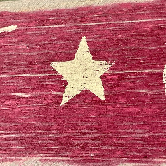 *Old Glory With Star Distressed Barnwood Sign - Picture 3 of 10